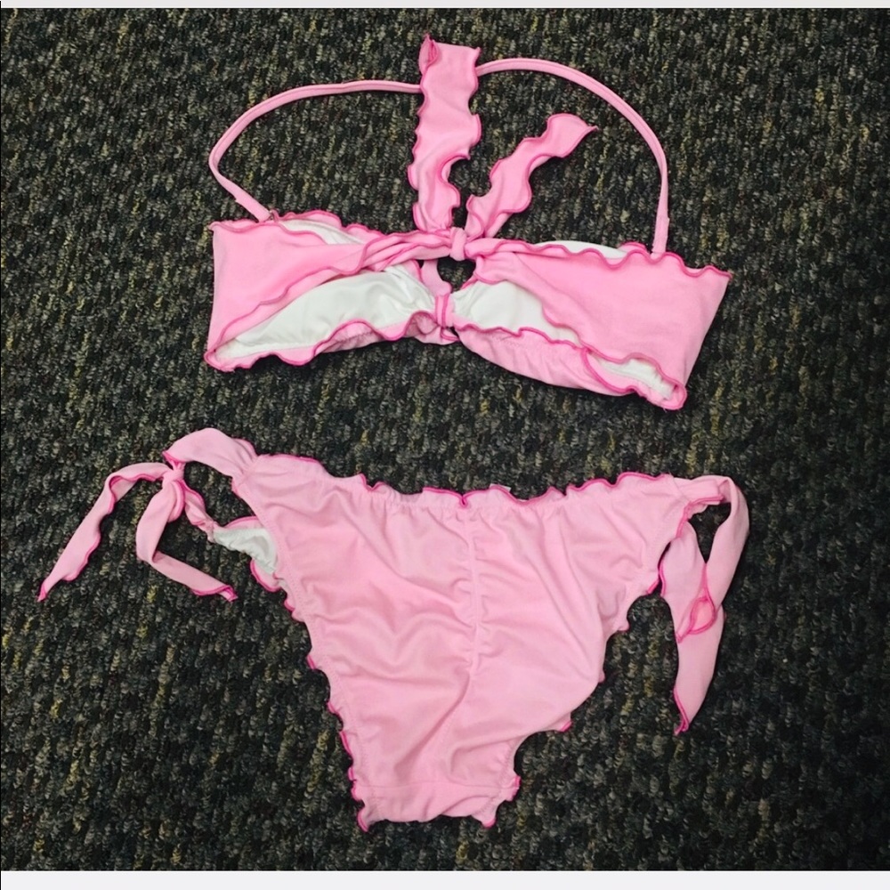 Victoria’s Secret Ruffle Bikini & cheeky bottoms - Picture 4 of 4